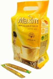 Maxim Mocha Gold Korean Instant Coffee // Simple lightweight backpacking food ideas from breakfast to dinner. These are delicious, easy to prepare & require little cleanup.