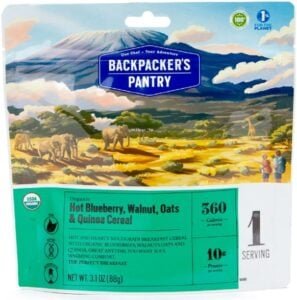 Backpacker's Pantry Oatmeal // Easy lightweight backpacking food ideas from breakfast to dinner. These are delicious, easy to prepare & require little cleanup.