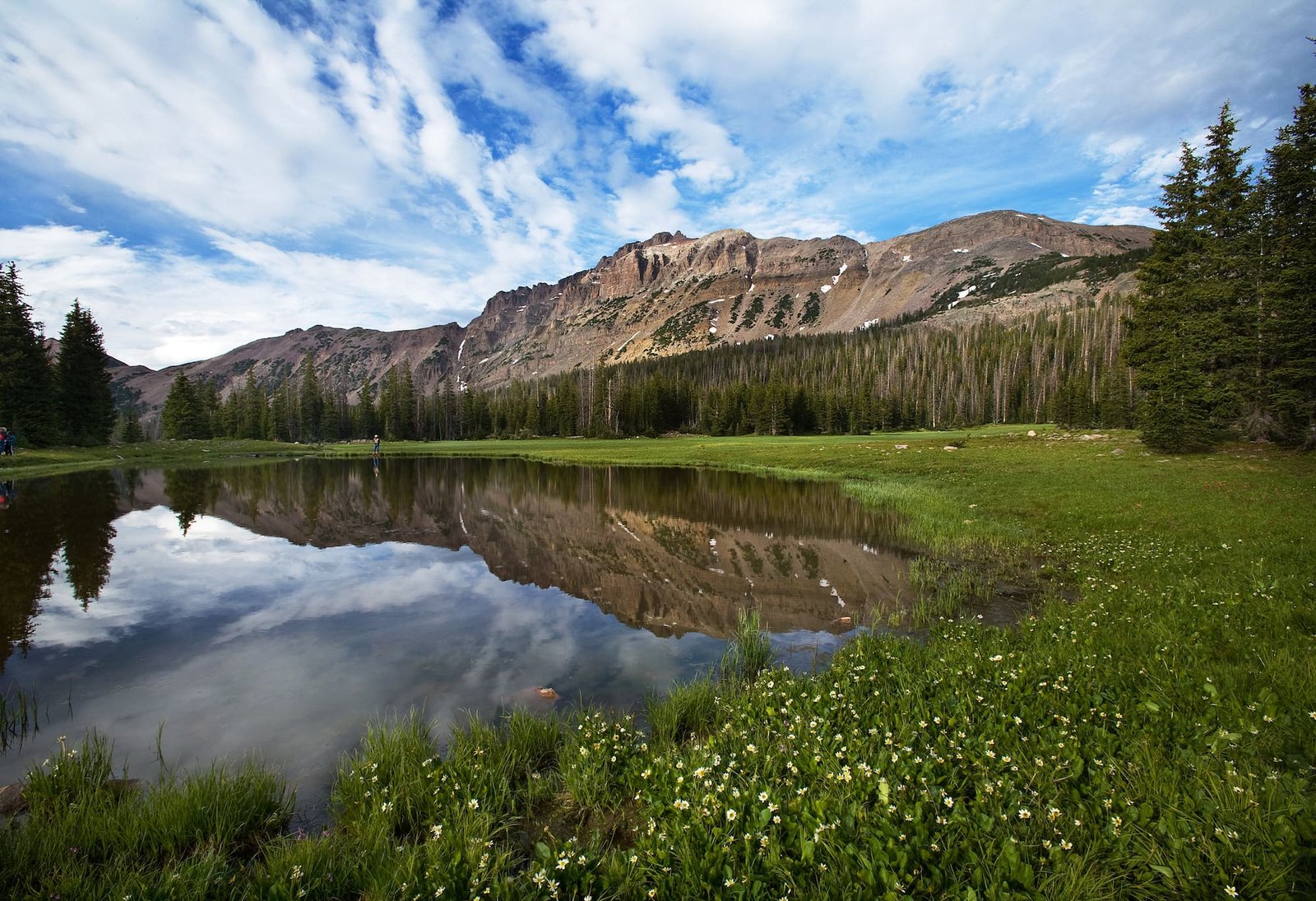 Highline Trail in the Utah's Uinta Mountains // A round-up of the best hikes in Utah. Explore Utah's epic landscapes and get tips for tackling these bucketlist trails.