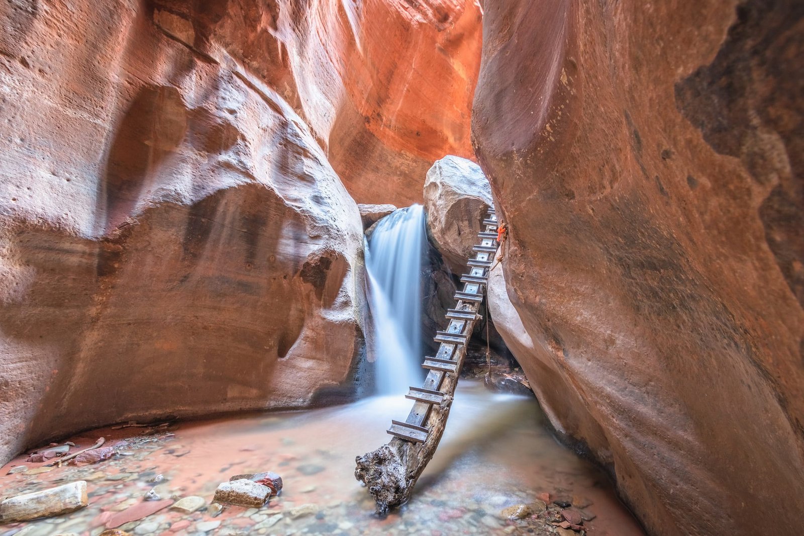 Kannara Creek Trail // A round-up of the best hikes in Utah. Explore Utah's epic landscapes and get tips for tackling these bucketlist trails.